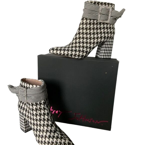 Betsey Johnson Black & White Houndstooth Booties w/ Rhinestone Buckle 9.5 NEW - Picture 4 of 10